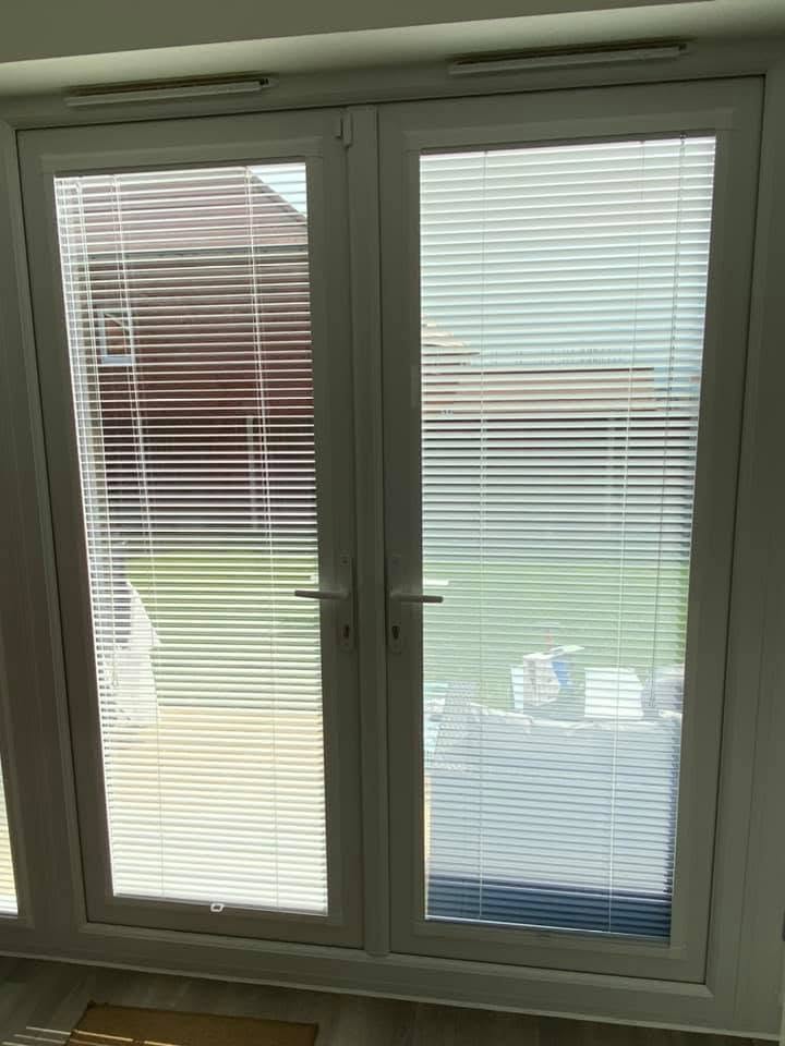 venetian blinds on bifold door